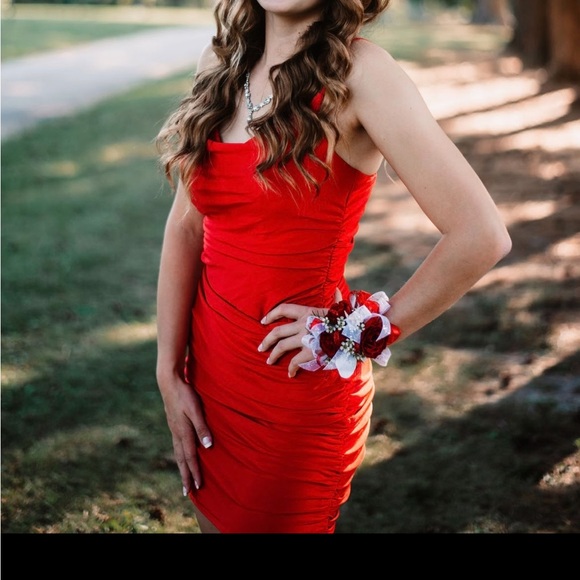 B. Darlin red homecoming dress! - Picture 2 of 2